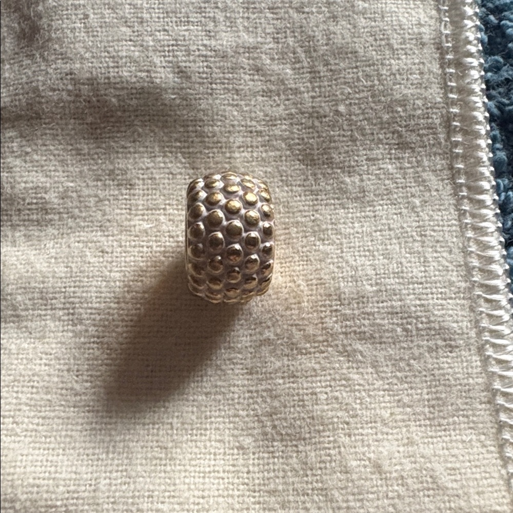 🆕 Brighton Simplicity bead in Gold-White Brushed gold dots on white NWOT